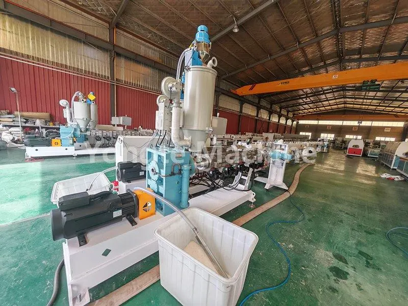 அல்ஜீரிய வாடிக்கையாளர்களுக்கான Yongte 16-63mm PPR மூன்று-அடுக்கு பைப் எக்ஸ்ட்ரூஷன் லைன் வெற்றிகரமாக ஆணையிடுதல் மற்றும் ஏற்றுக்கொள்வதை நிறைவு செய்துள்ளது.