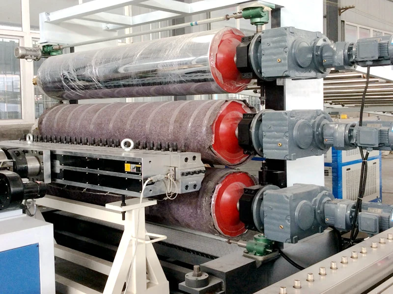 PVC தட்டு தயாரிக்கும் இயந்திரம்